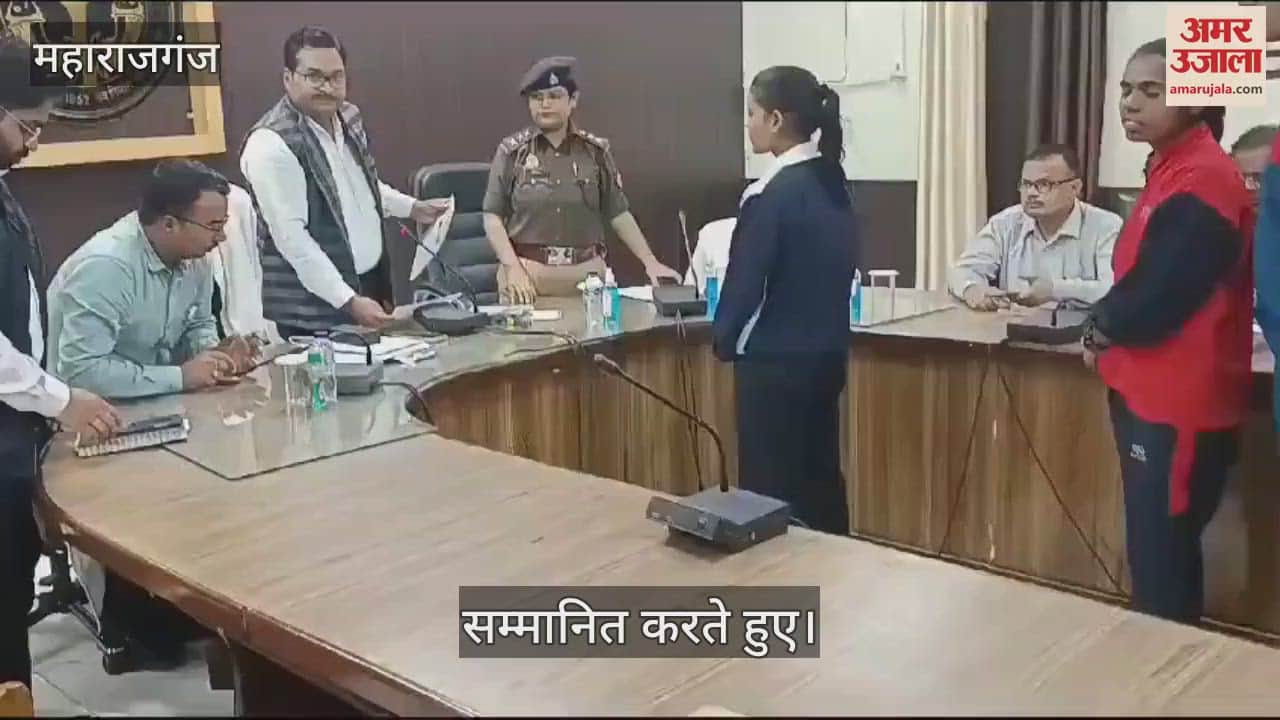 VIDEO : SDM honored 10 women under Mission Shakti in Maharajganj
