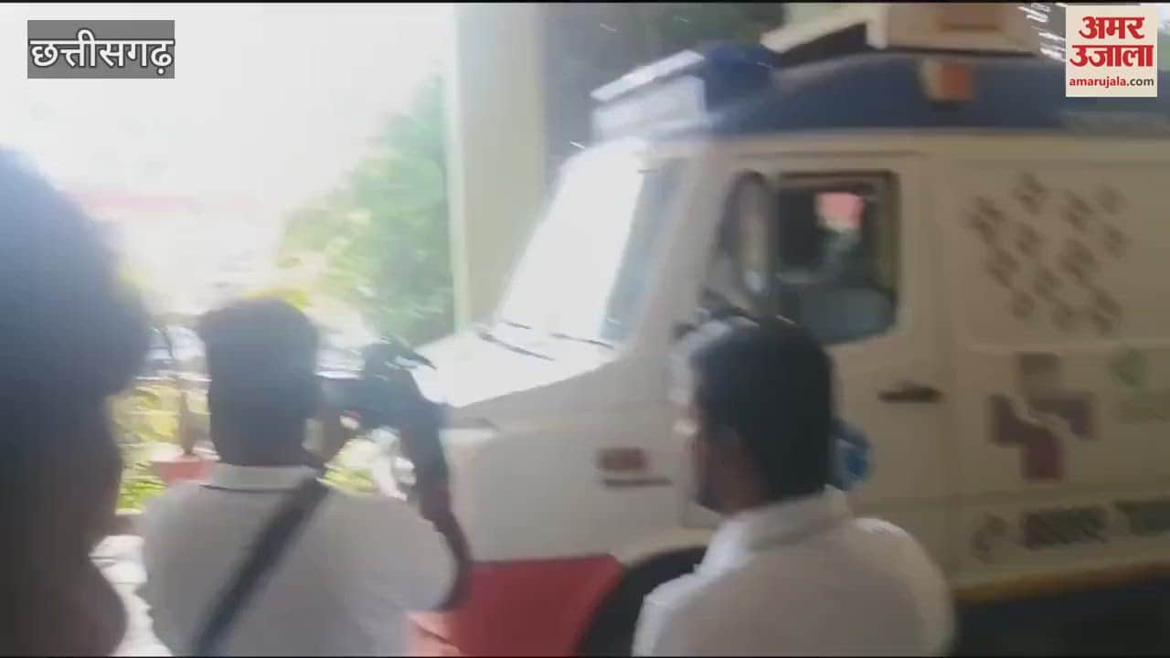 VIDEO : सुरक्षाबलों-नक्सलियों के बीच मुठभेड़; घायल जवानों को एयरलिफ्ट से लाया गया रायपुर