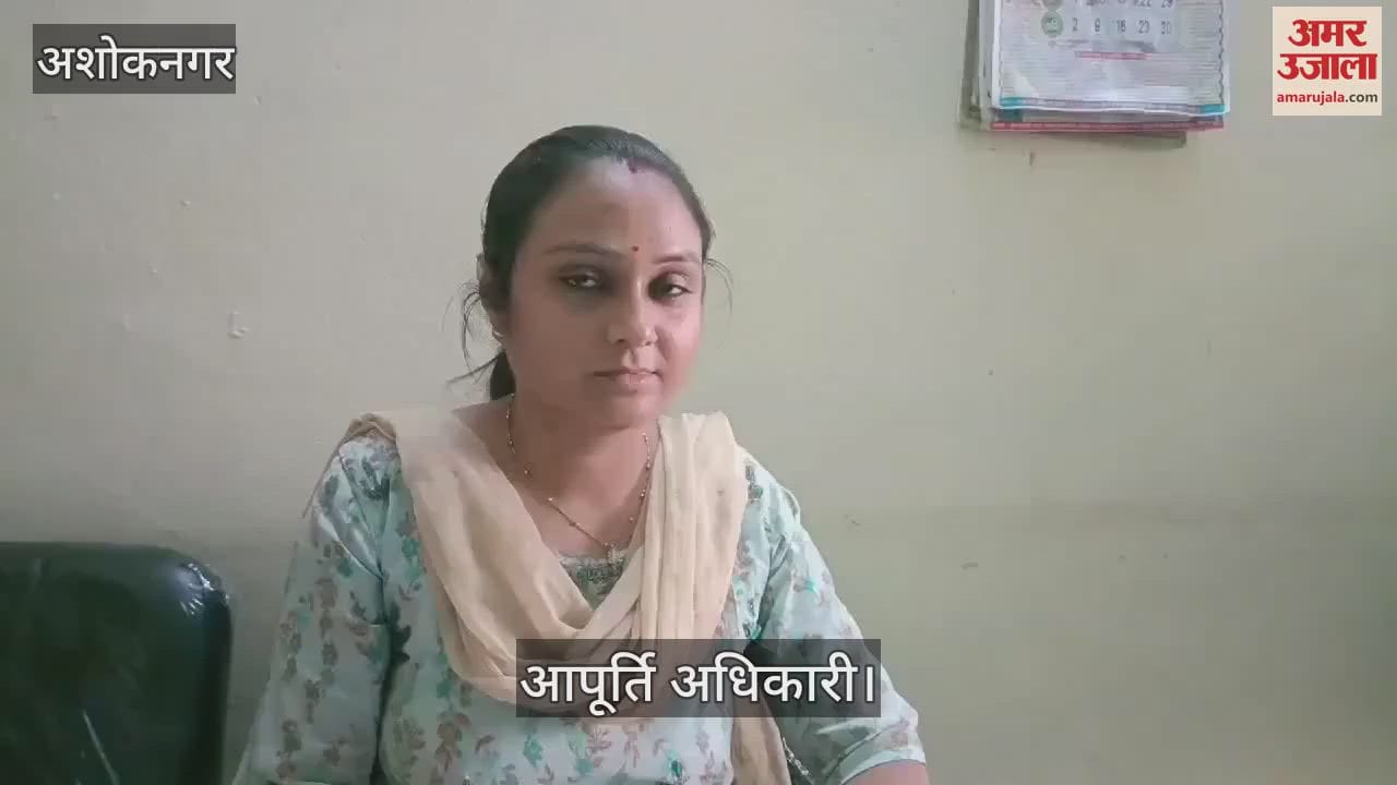 Calling on the rights of the poor, Tehsildar caught the tractor full of PDS rice driver escaped
