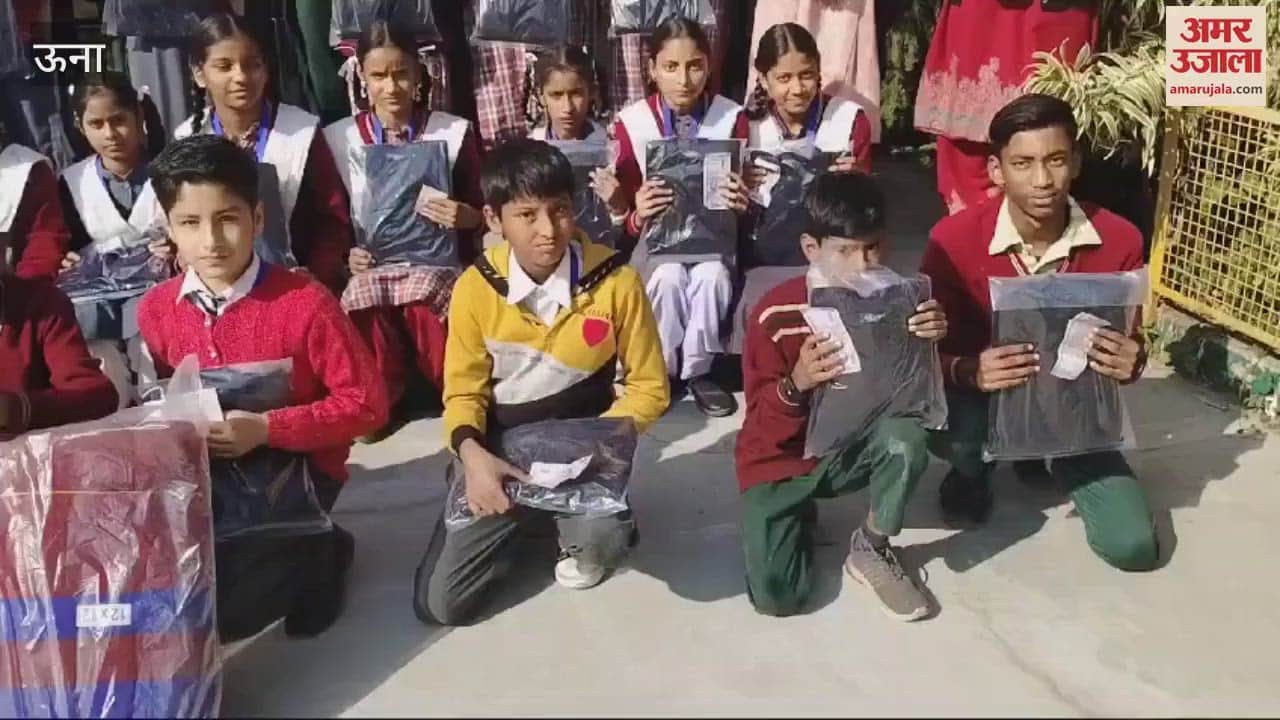 VIDEO : UK residents Madhu Badhera and Ashok Badhera donated sweaters and blankets to Government High School Dhalwadi