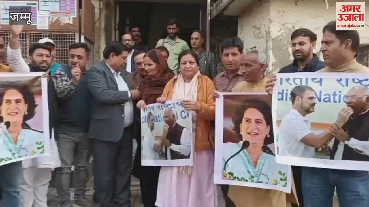 VIDEO : Congress party celebrated Priyanka Gandhi's victory at Shahidi Chowk