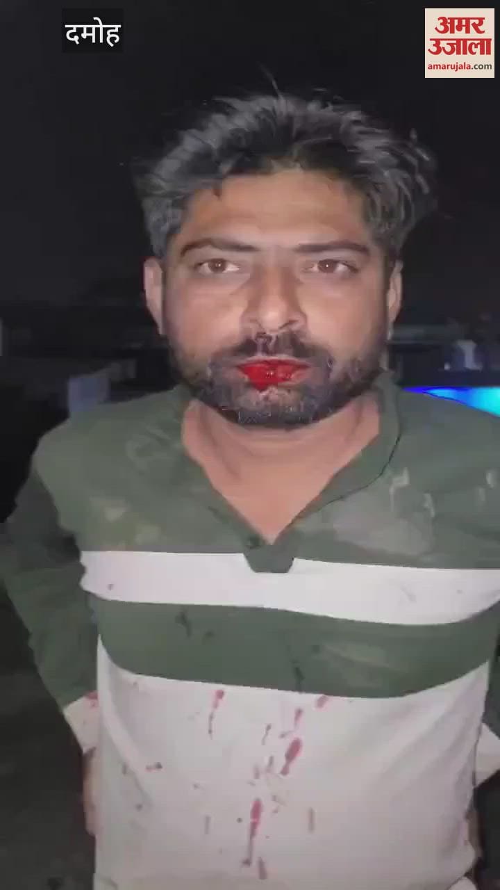Damoh A suspected thief was seen on the roof of the house