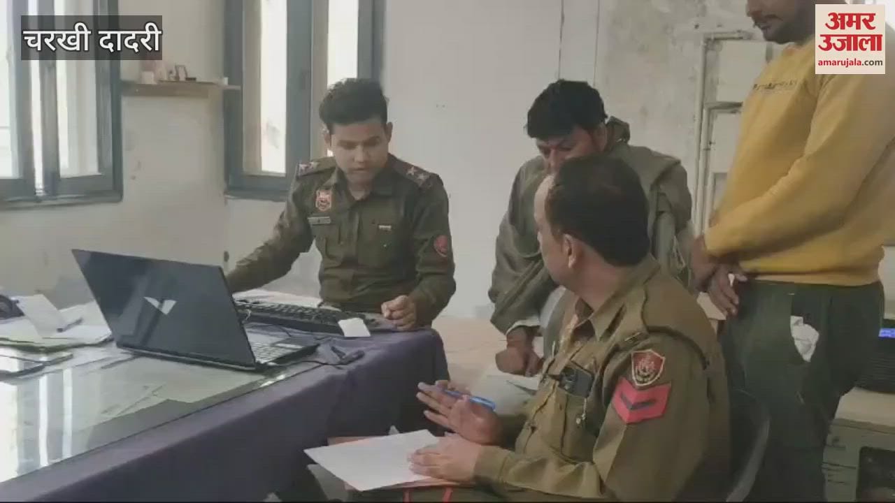 VIDEO : Bike rider dies and one injured after losing balance on NH 152D in Dadri