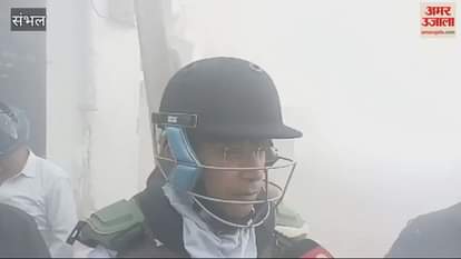 VIDEO : Survey inside the mosque.. Crowd started gathering outside, in a few moments stones were raining from all sides