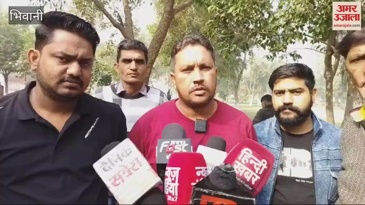 VIDEO : Bhiwani: Protesting against challaning of ten year old vehicles, RO water plant operators went on strike