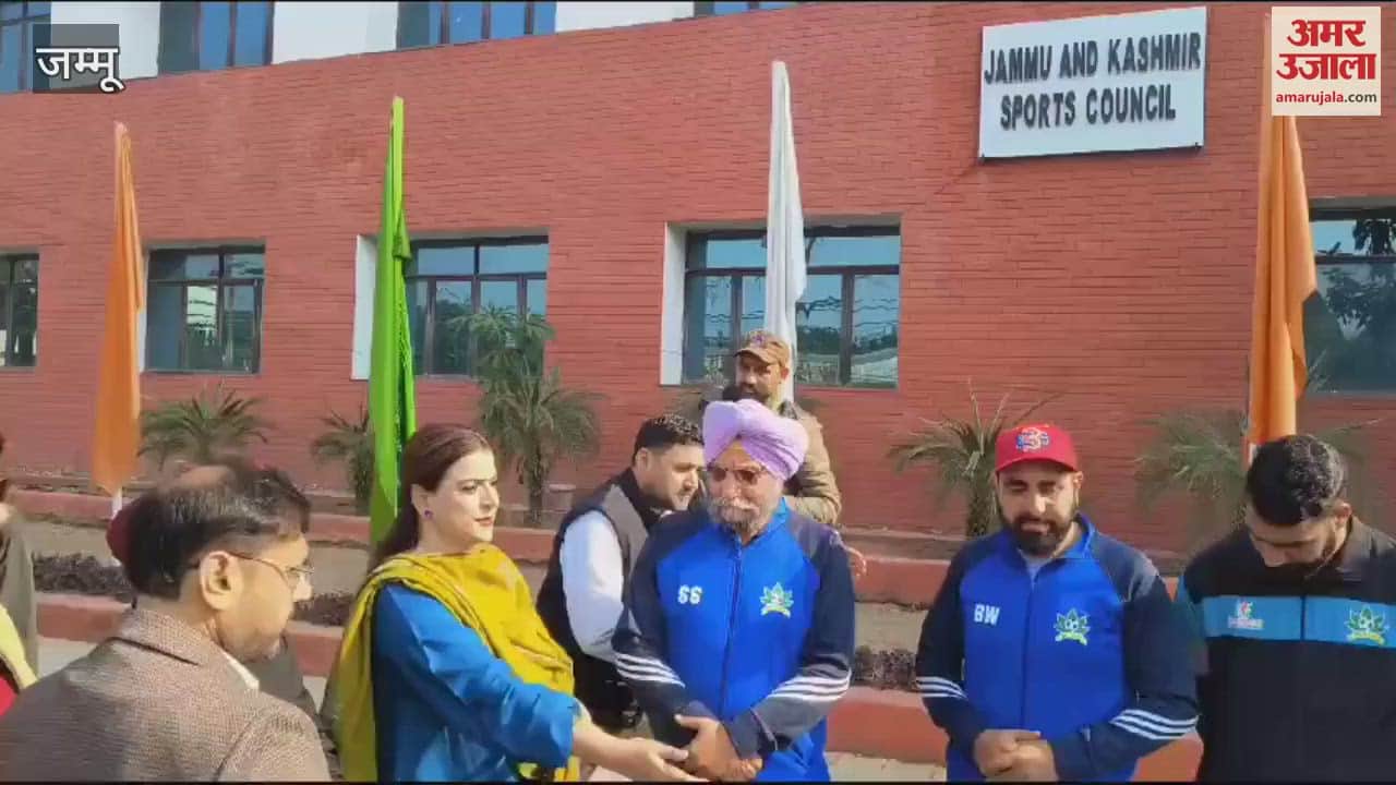 VIDEO : Jammu and Kashmir's spectacular victory in Santosh Trophy, Sports Minister Satish Sharma welcomed at MA Stadium