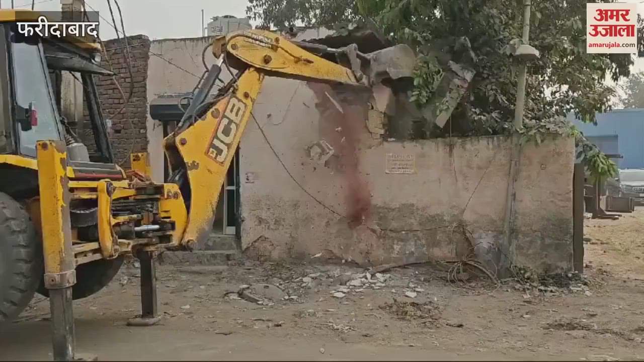 VIDEO : HSVP employees removed encroachment in Faridabad