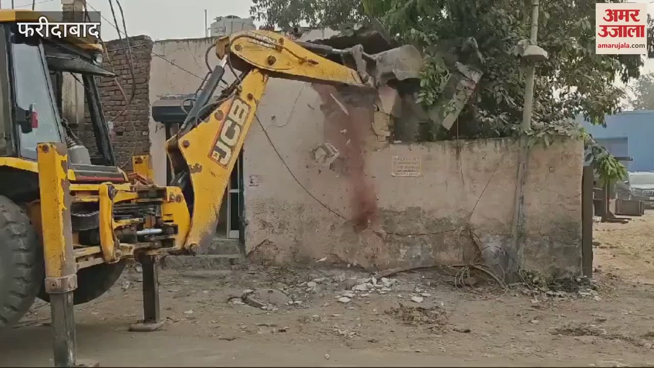 VIDEO : HSVP employees removed encroachment in Faridabad
