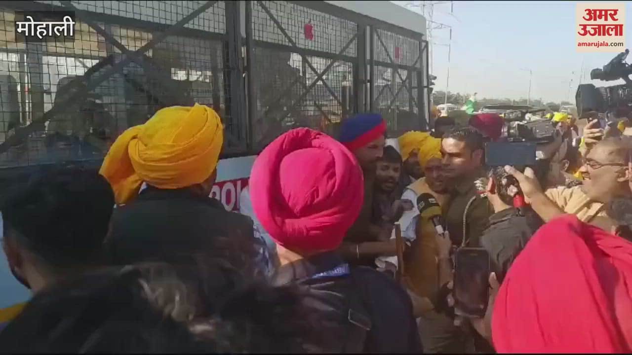 VIDEO : BJP leader arrested for unveiling Bhagat Singh's statue at Mohali airport