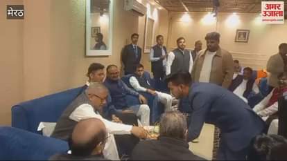 VIDEO : Meerut: Deputy Chief Minister and State President attended the wedding ceremony.