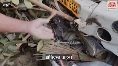 VIDEO : Uncontrolled pickup hits e-rickshaw and bike, 4 injured
