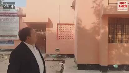 VIDEO : Block Education Officer office Sujanganj opens late parents to wait