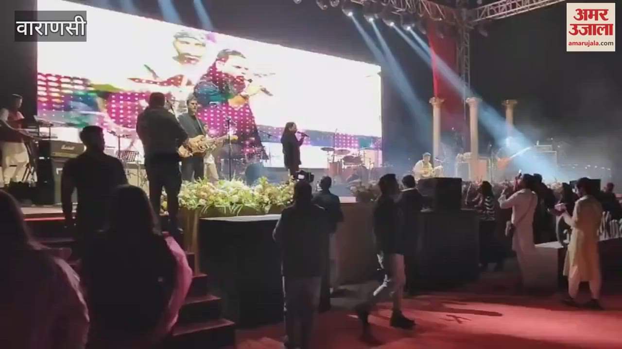 VIDEO : Tauba-Tauba Re Banaras Teri Surat Audience singing Kailash kher melodious voice temperature Namo Ghat