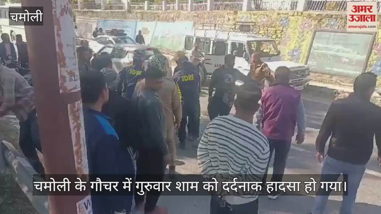 VIDEO : Accident near Officer Mess in Gauchar, young man dies after bike falls into ditch, another injured