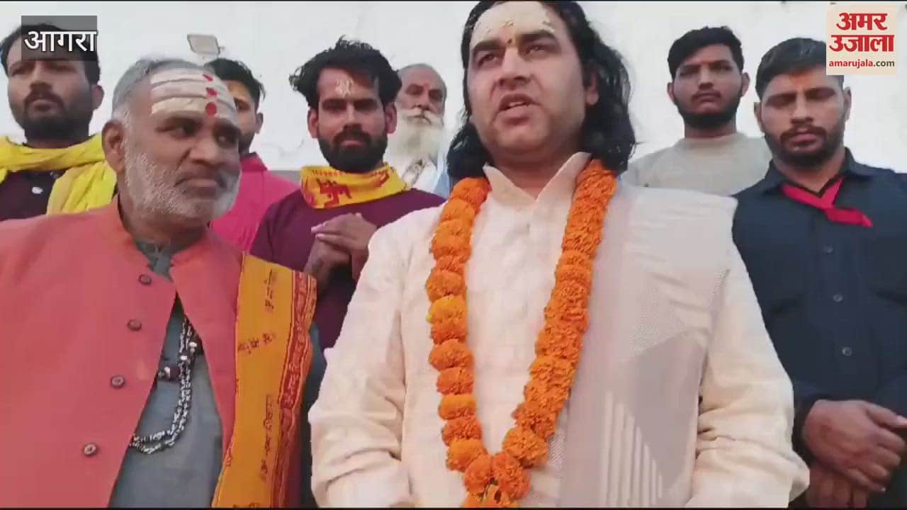 VIDEO : इस शिवलिंग पर औरंगजेब ने चलाई थी तलवार, आज भी मौजूद हैं निशान; देवकी नंदन ठाकुर ने किए दर्शन