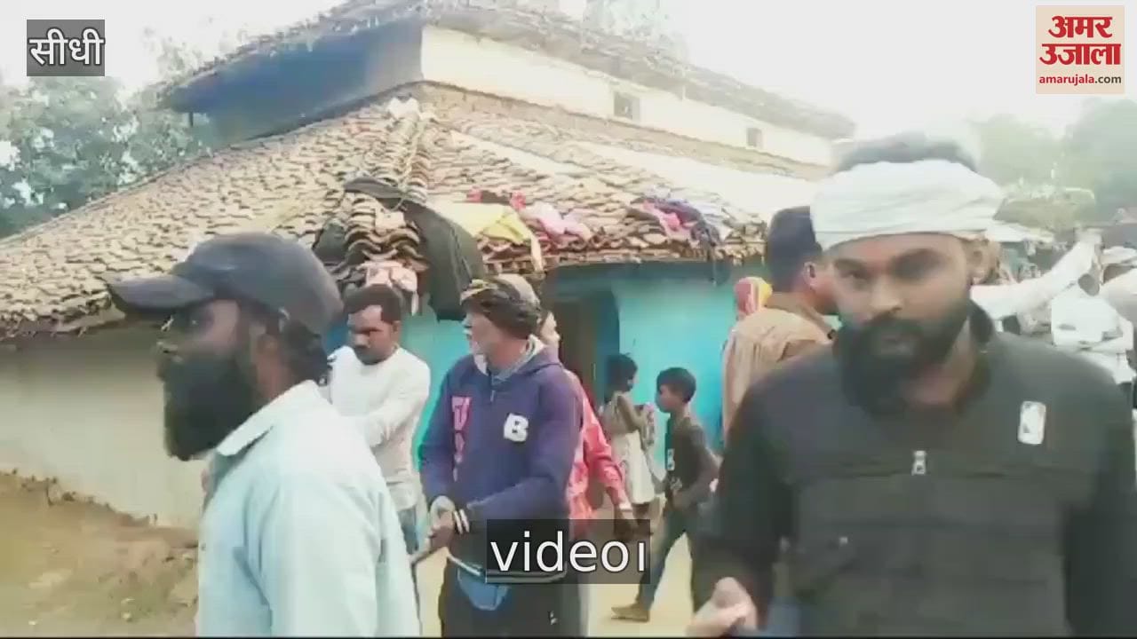 Police and Revenue Department team removed encroachment in village Jhagarha