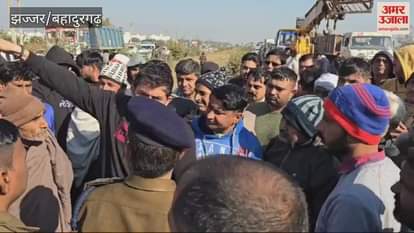 VIDEO : Villagers came on the highway demanding flyover in Jhajjar