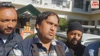 VIDEO : दस सूत्रीय मांगों को लेकर कांग्रेसियों ने दिया नगर पालिका में धरना