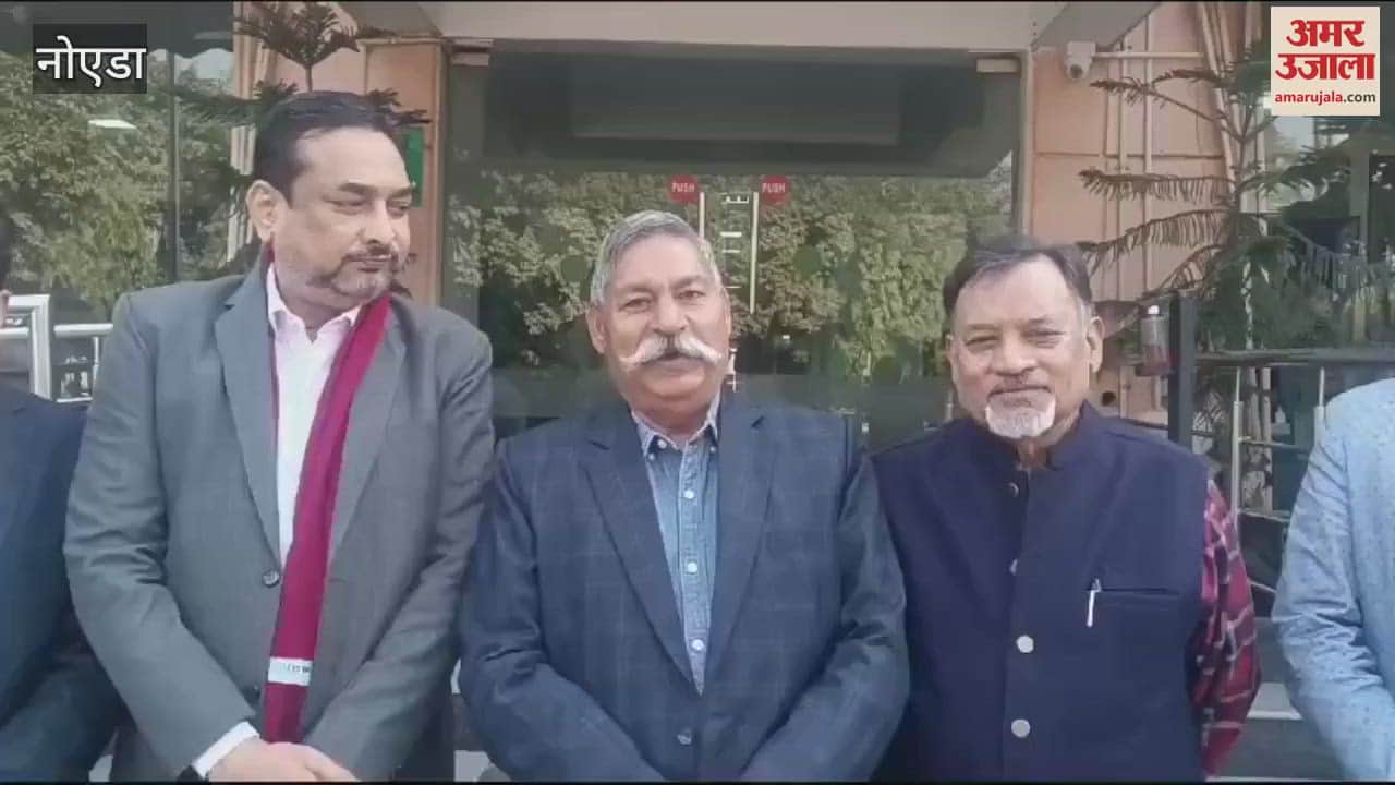 VIDEO : Preparation to deliver food items from mobile van at cheap prices in Noida