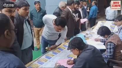 VIDEO : Blood donors flocked to the blood donation camp in Rohtak