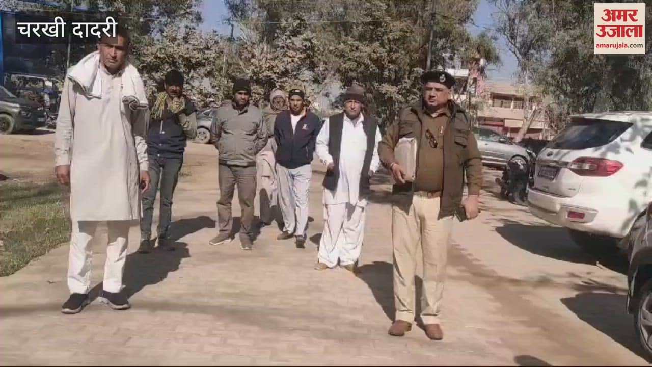 VIDEO : Bike rider going to field in Dadri died after being hit by a vehicle