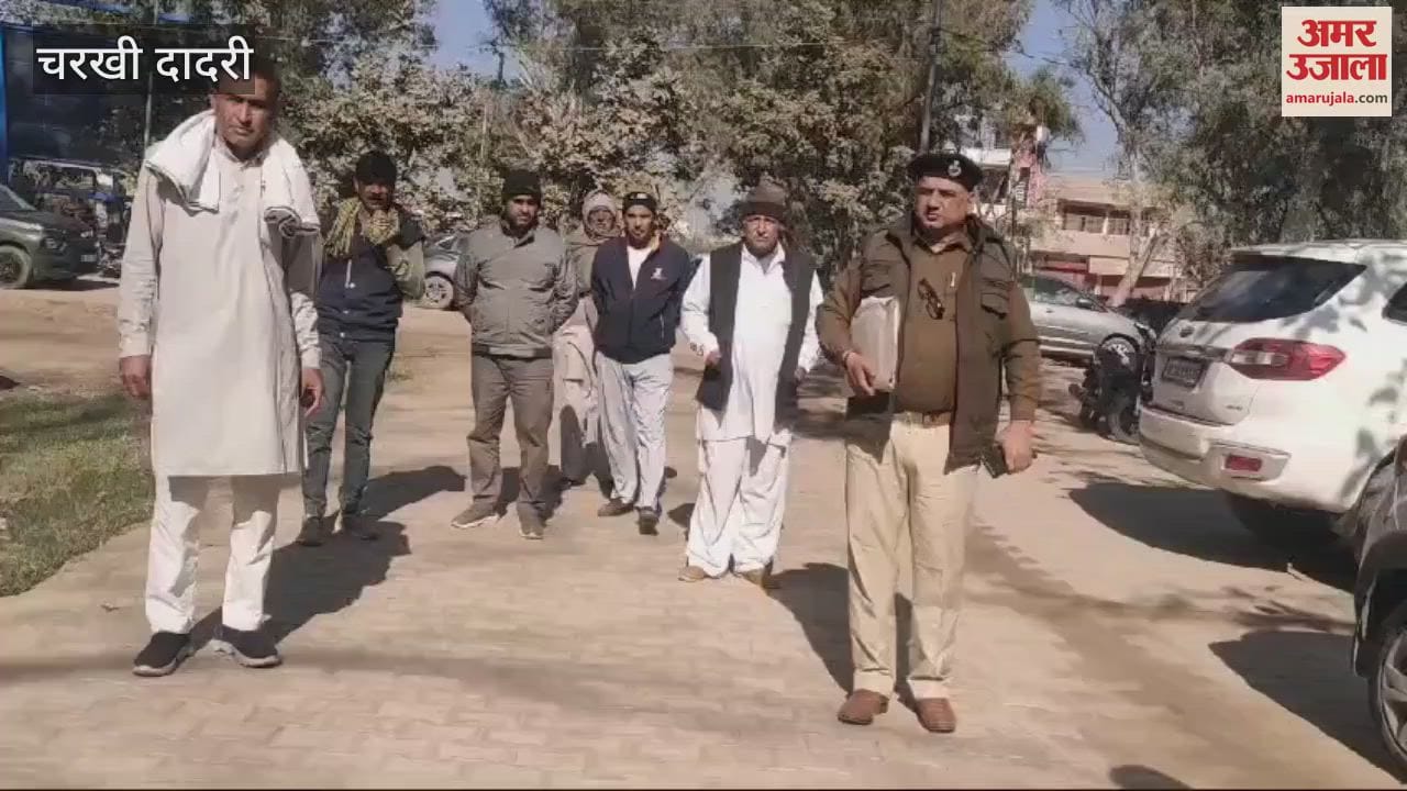 VIDEO : Bike rider going to field in Dadri died after being hit by a vehicle