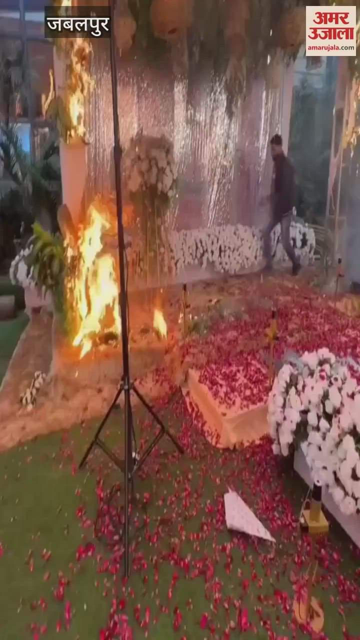 fire on jaymala stage