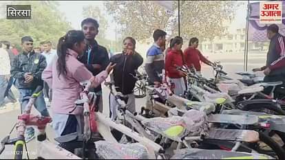 VIDEO : दो दिवसीय मेले में स्कूली बच्चों ने बुक की मनपसंद साइकिल