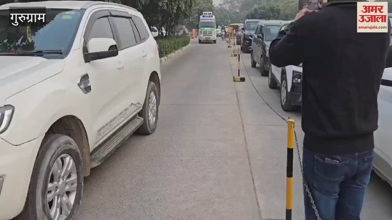 VIDEO : Om Prakash Chautala body being taken from the hospital in an ambulance
