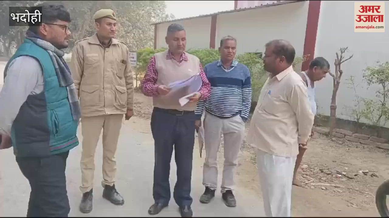 VIDEO : Revenue team threatens defaulters in Bhadohi recovers 1 lakh 50 thousand rupees