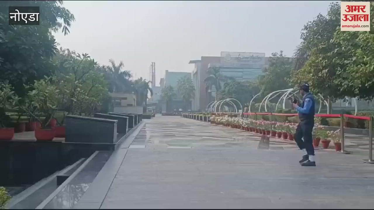 VIDEO : A bomb threat e mail was sent to a private school in Noida