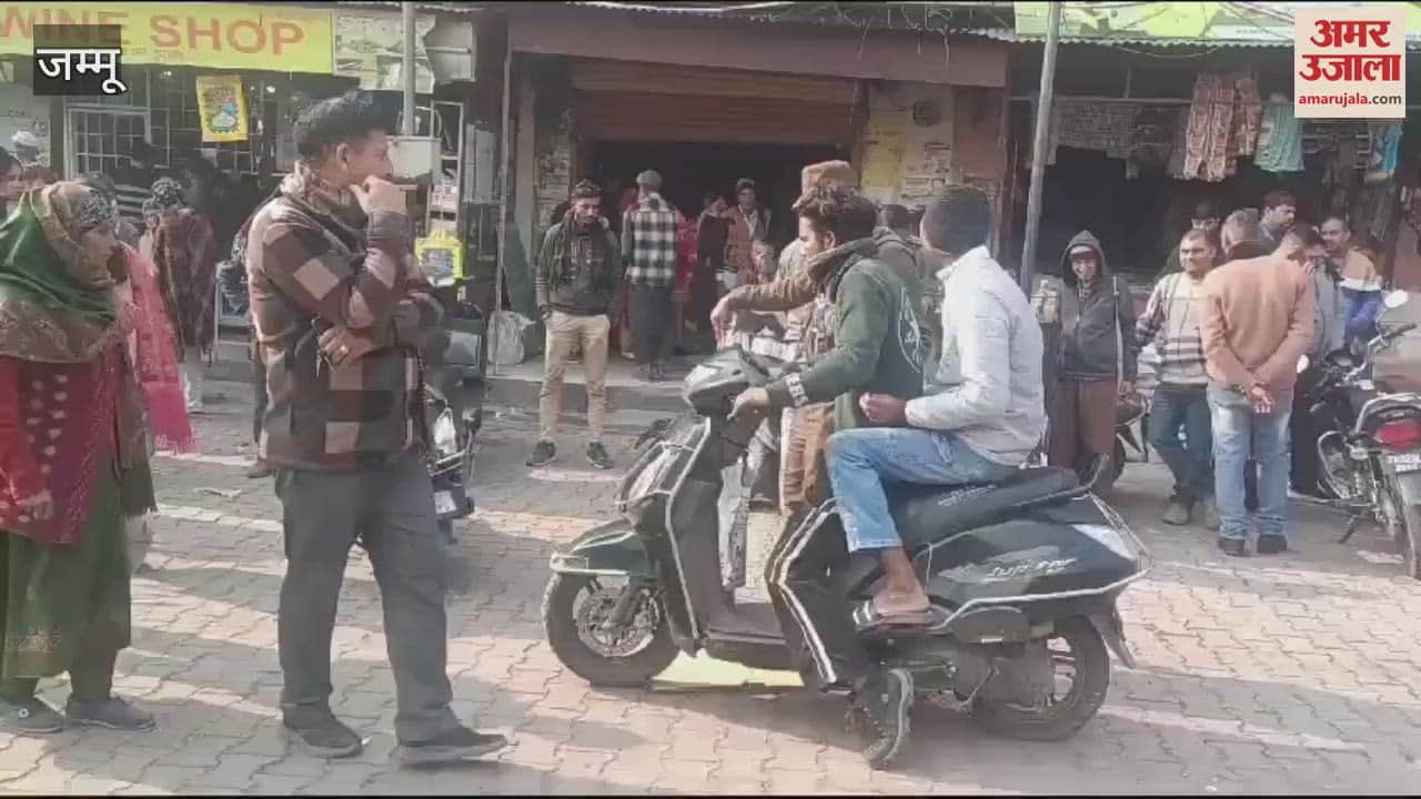 VIDEO : Joint action of police and city council in Reasi, illegal parking and two-wheeler seizure