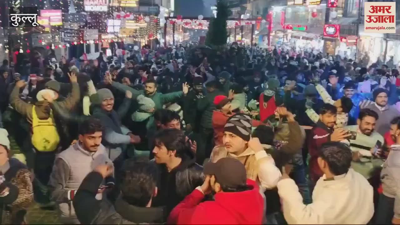 VIDEO : Tourists danced a lot on Christmas Eve in Manali