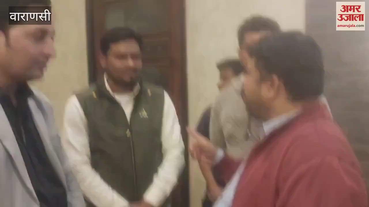 VIDEO : Ordered paneer got chicken Customer said not even drink water in hotel Muslim waiter apologized