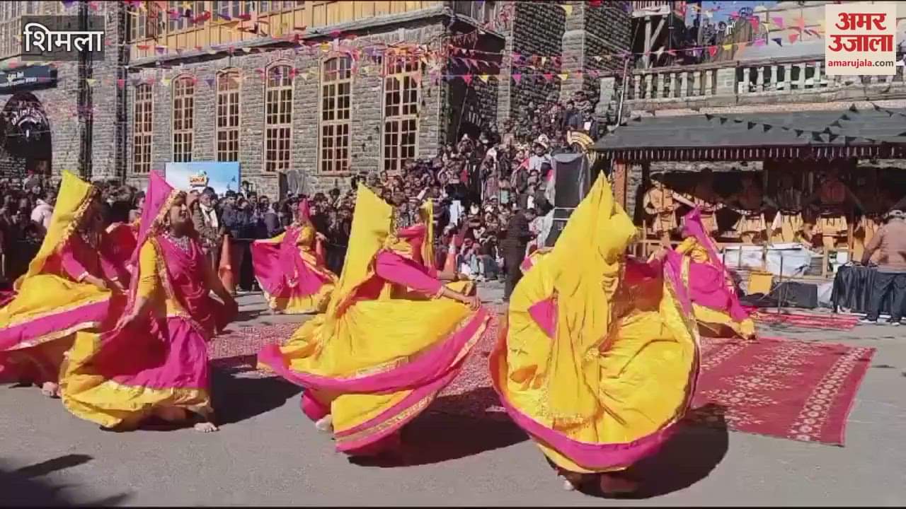 VIDEO : Artists received applause for their performance of Hamirpuri dance