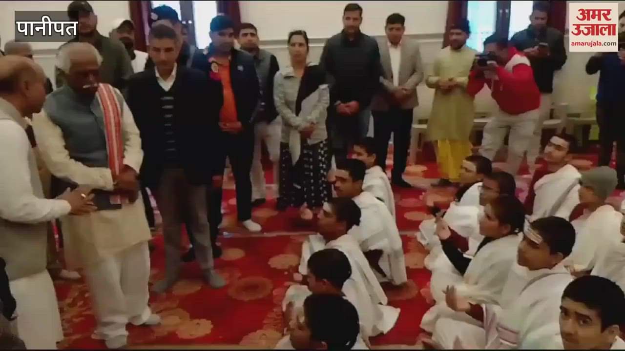 VIDEO : Governor Bandaru Dattatreya took blessings by offering prayers at Banke Bihari temple in Panipat