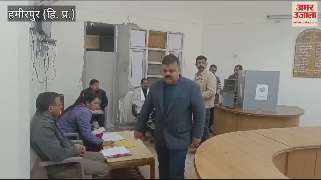 VIDEO : No-confidence motion passed against Congress-backed president Manoj