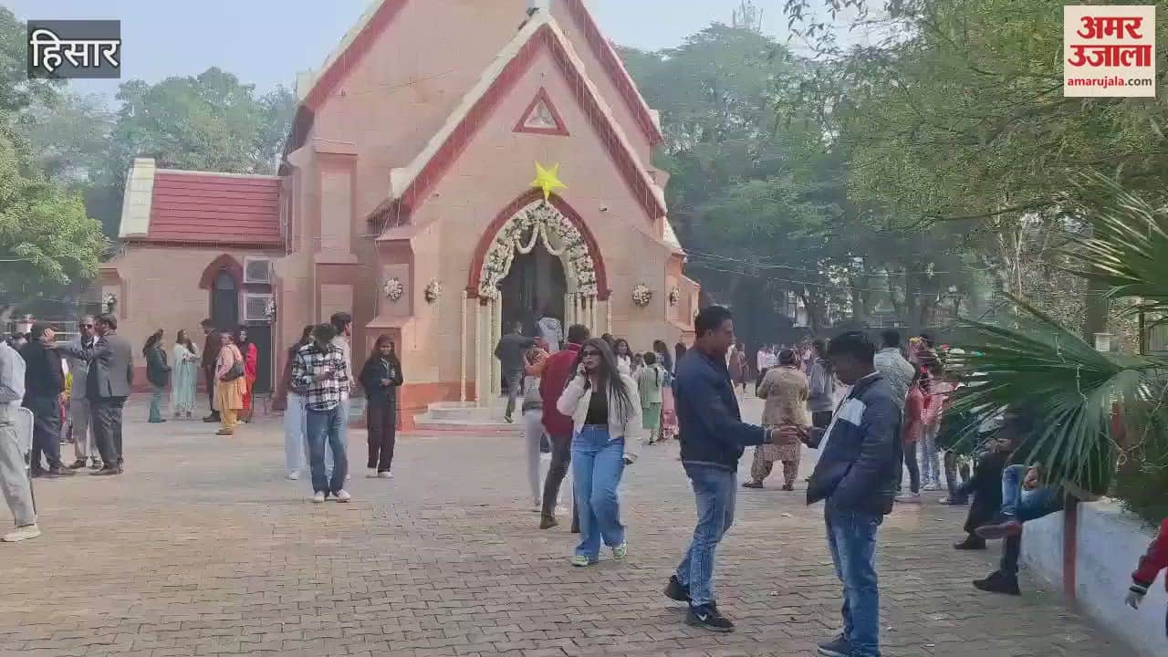 VIDEO : Crowd gathered in Hisar church to see Jesus, church will remain open till 10 pm