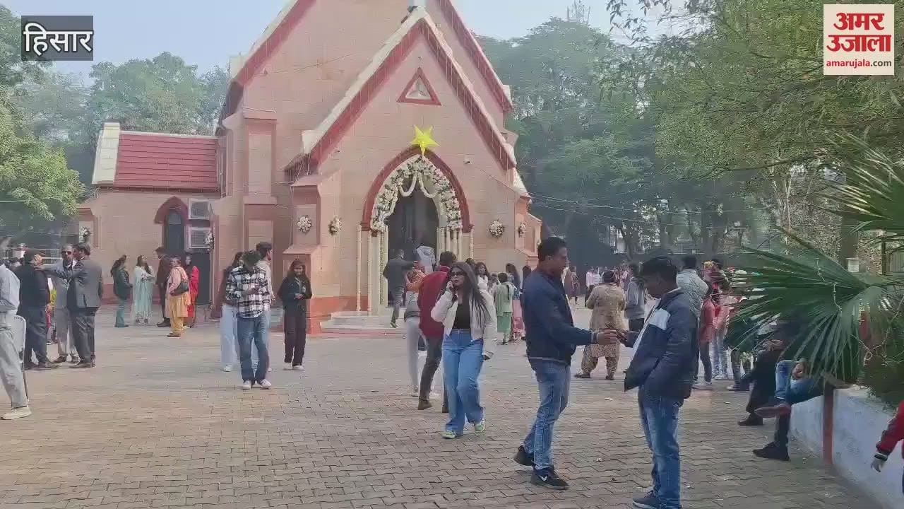VIDEO : Crowd gathered in Hisar church to see Jesus, church will remain open till 10 pm
