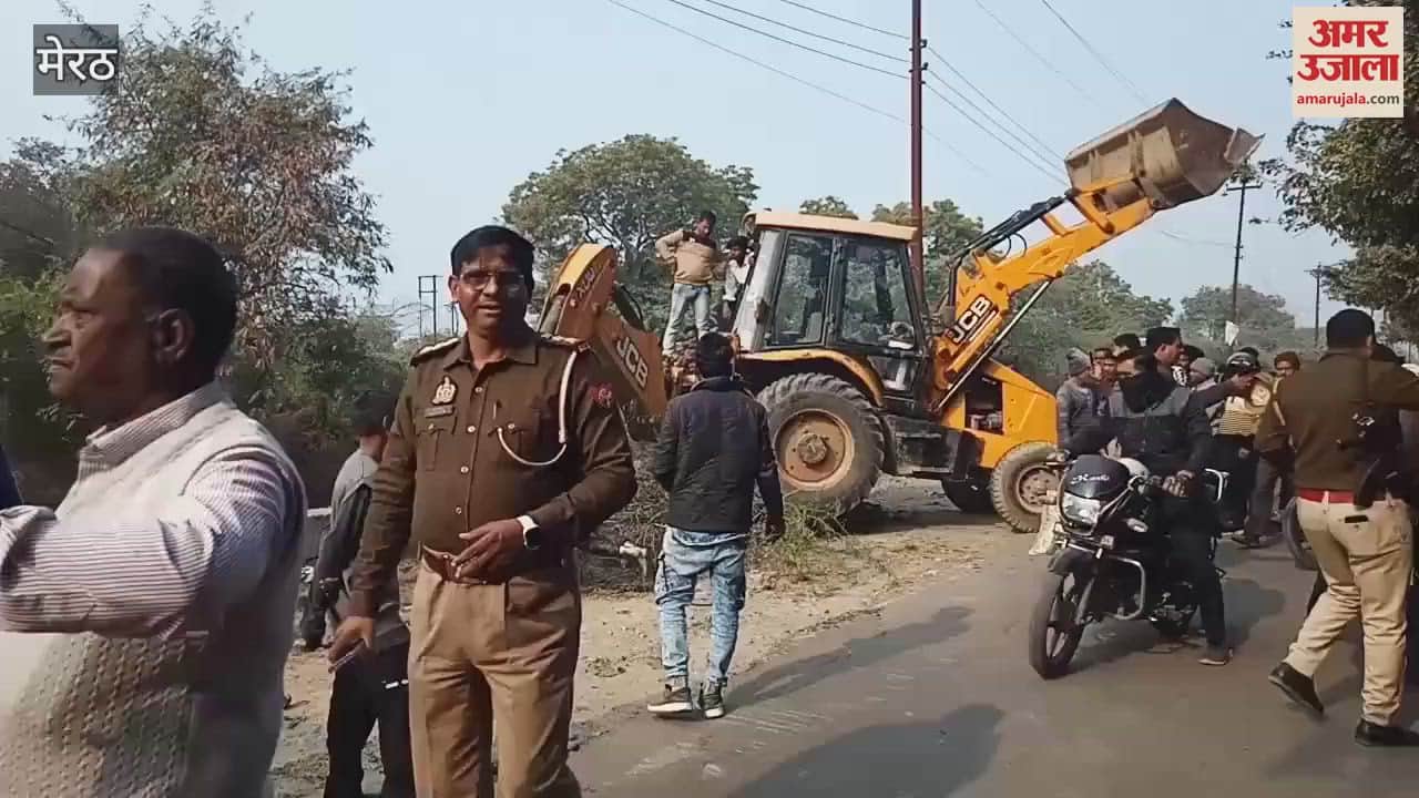 VIDEO : Meerut: Dead body of a youth found lying in a drain in Ganganagar.