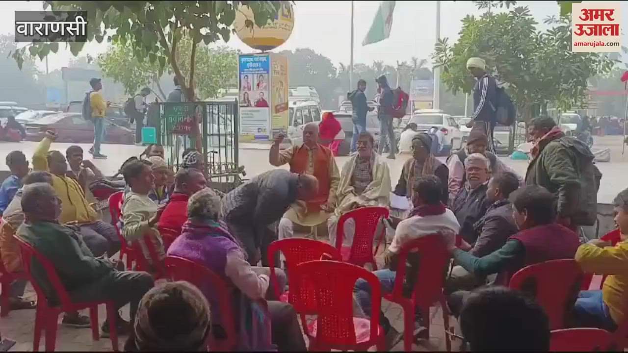 VIDEO : Auto drivers accuse railway administration extortion corruption warn symbolic strike know matter