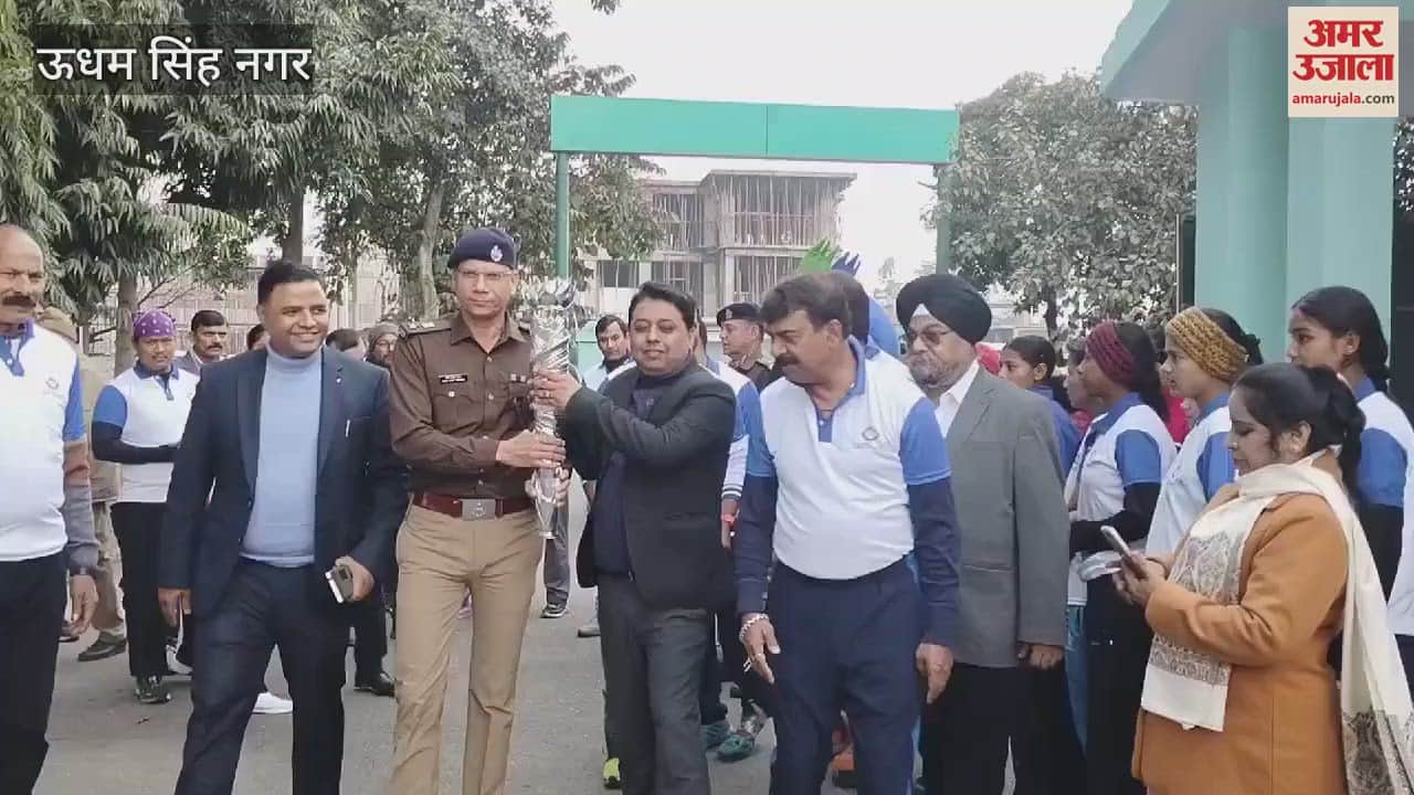 VIDEO : गोल्ज्यू महराज की पूजन कर निकली तेजस्विनी, DM और SSP ने राष्ट्रीय खेलों के प्रचार के लिए मशाल को किया रवाना