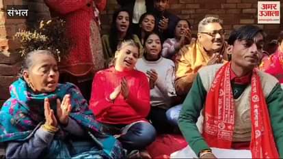 VIDEO : Crowds of devotees are gathering in Radha Krishna and Shiva temple, Bhajan and Kirtan