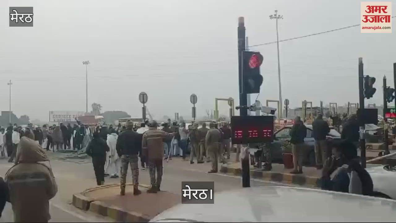 VIDEO : Anger in Bhakiyu on being stopped from going to Panchayat in Noida, created ruckus at toll in Partapur, sat on dharna