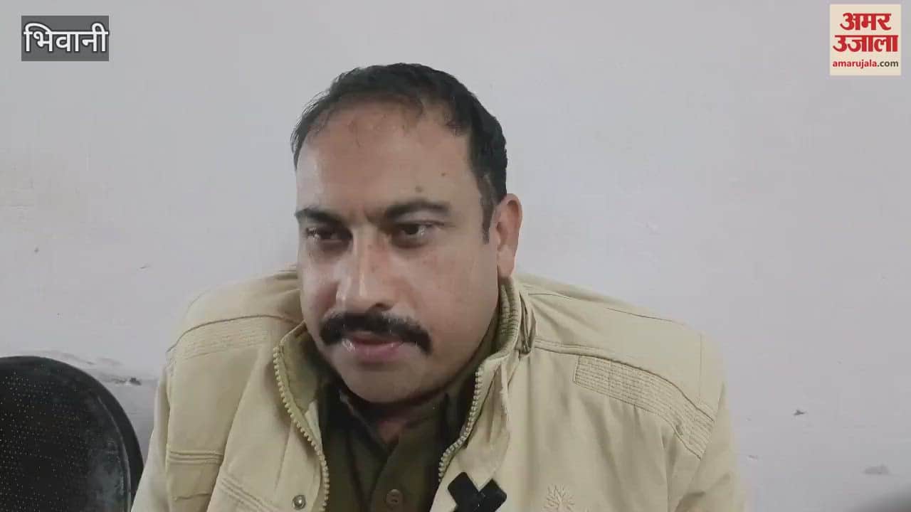 VIDEO : unknown vehicle hit a sugar mill employee walking in Bhiwani, he died on the spot