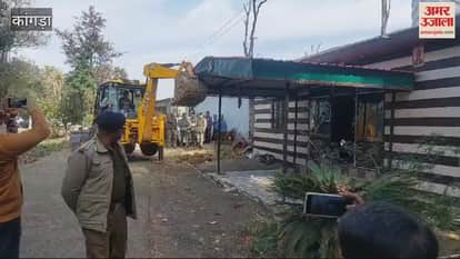 VIDEO : District police Nurpur took action the iron shed built in front of the house of a drug dealer was demolished