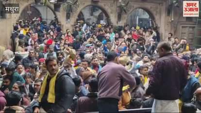 VIDEO : 31 दिसंबर का जश्न...बांकेबिहारी के दर्शन के लिए इस कदर उमड़ी भीड़