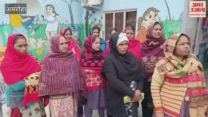 VIDEO : Gajraula Municipal Chairman and Councilor accused of not carrying out development, water filled in streets