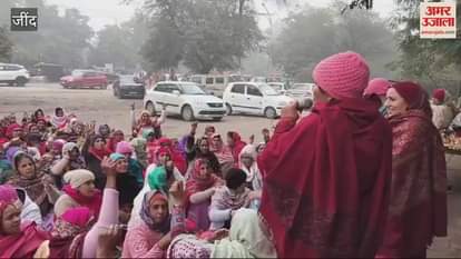 VIDEO : Anganwadi workers protest in Jind demanding implementation of Gujarat High Court's decision in Haryana