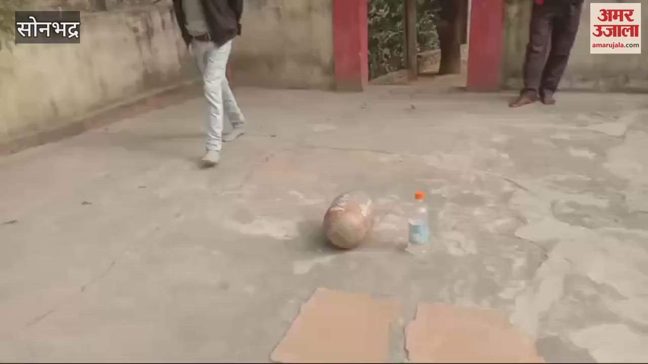 VIDEO : thieves ran throwing Shivling drain in bhadohi Mahakaleshwar temple people angry